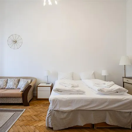 Court Crossing Apartment Budapest Exterior photo