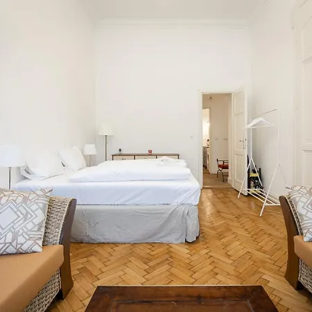 Court Crossing Apartment Budapest Exterior photo